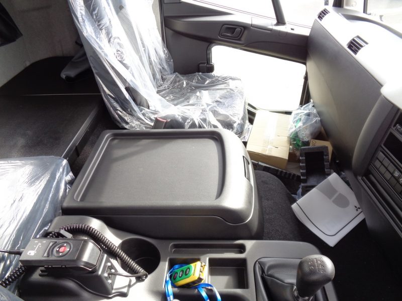 三菱 中型トラック 冷凍車ワイドエアサス格納PG付 画像