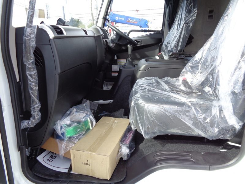 三菱 中型トラック 冷凍車ワイドエアサス格納PG付 画像