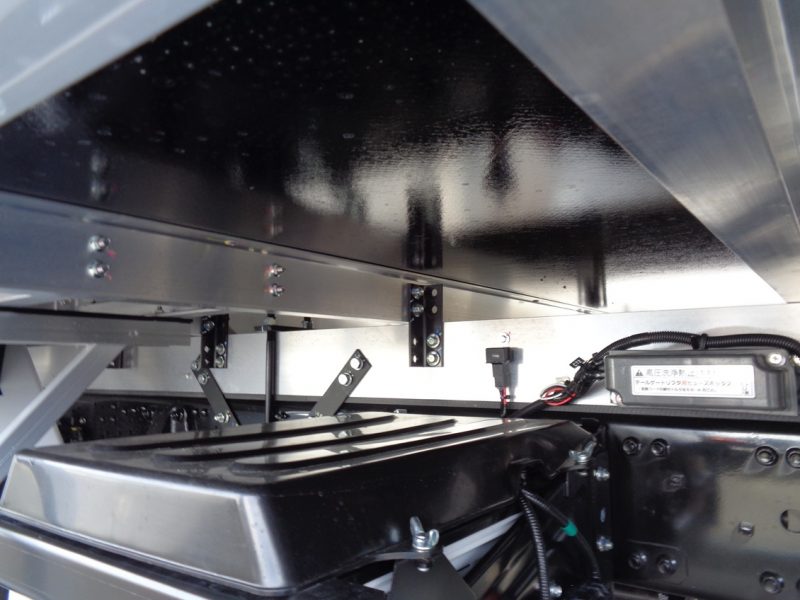 三菱 中型トラック 冷凍車ワイドエアサス格納PG付 画像