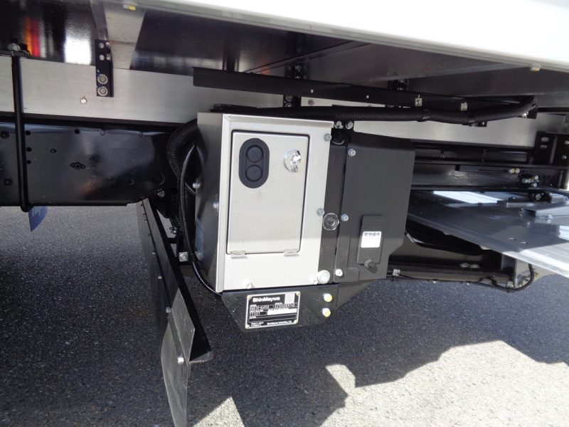 三菱 中型トラック 冷凍車ワイドエアサス格納PG付 画像