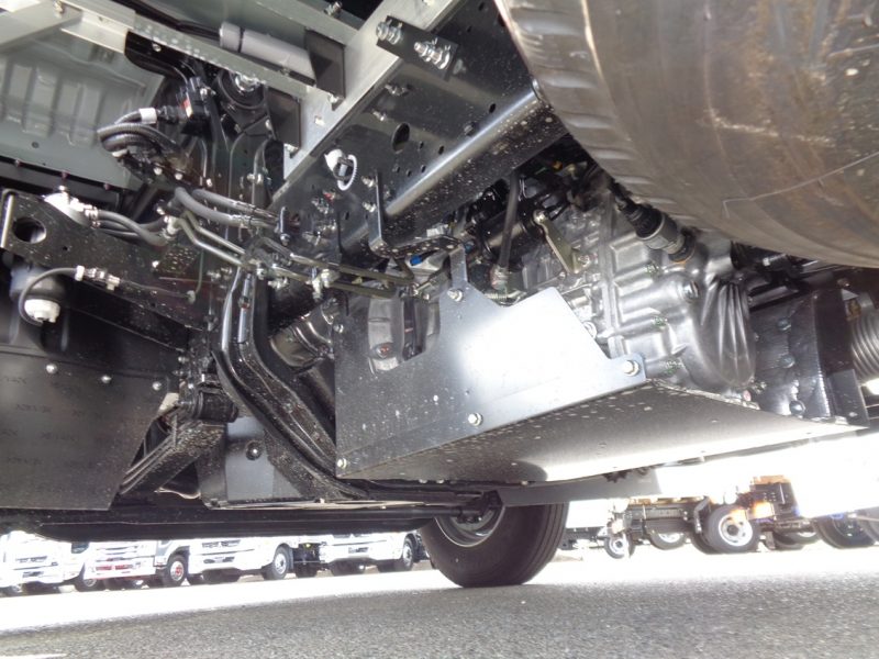 三菱 中型トラック 冷凍車ワイドエアサス格納PG付 画像