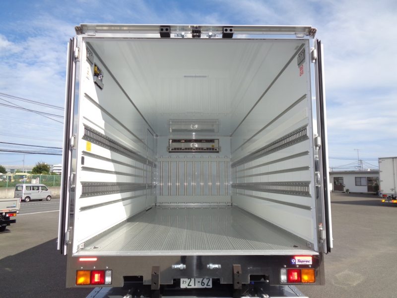 三菱 中型トラック 冷凍車ワイドエアサス格納PG付 画像