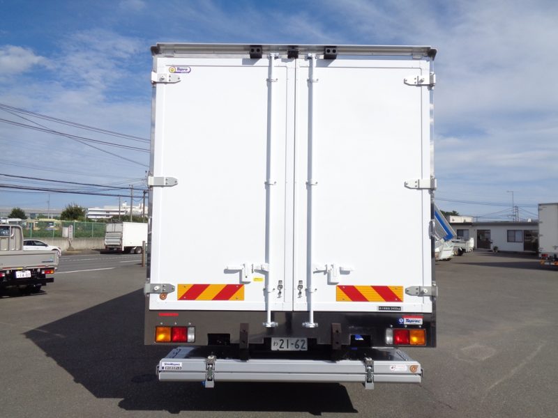 三菱 中型トラック 冷凍車ワイドエアサス格納PG付 画像