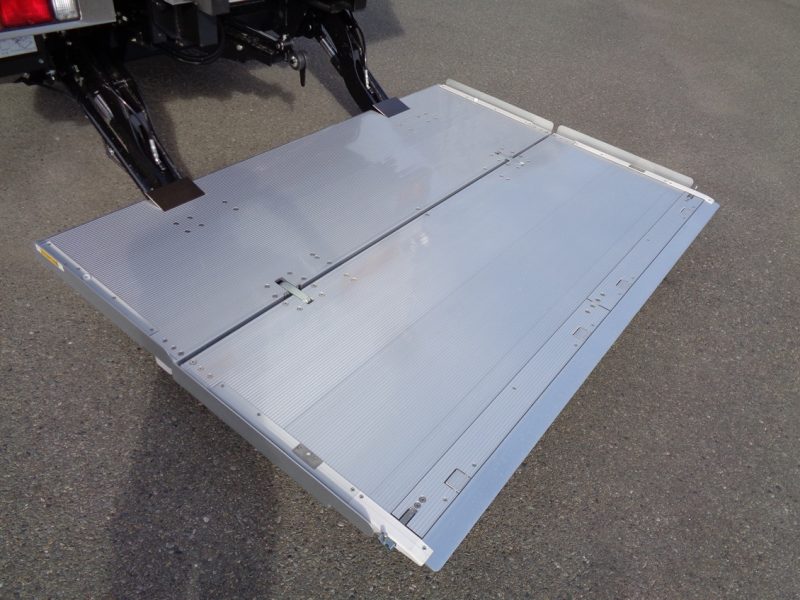 三菱 中型トラック 冷凍車ワイドエアサス格納PG付 画像