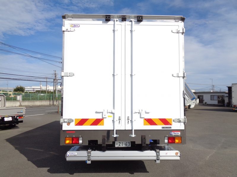 三菱 中型トラック 冷凍車ワイドエアサス格納PG付 画像