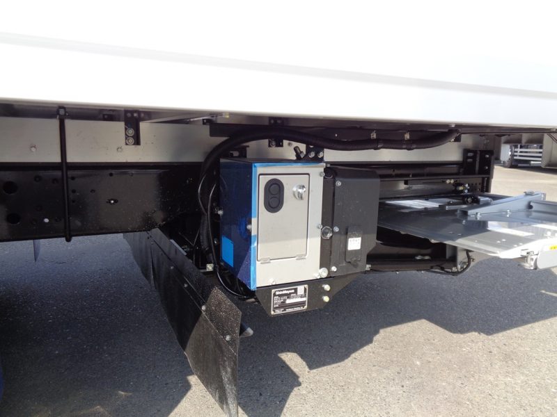 三菱 中型トラック 冷凍車ワイドエアサス格納PG付 画像