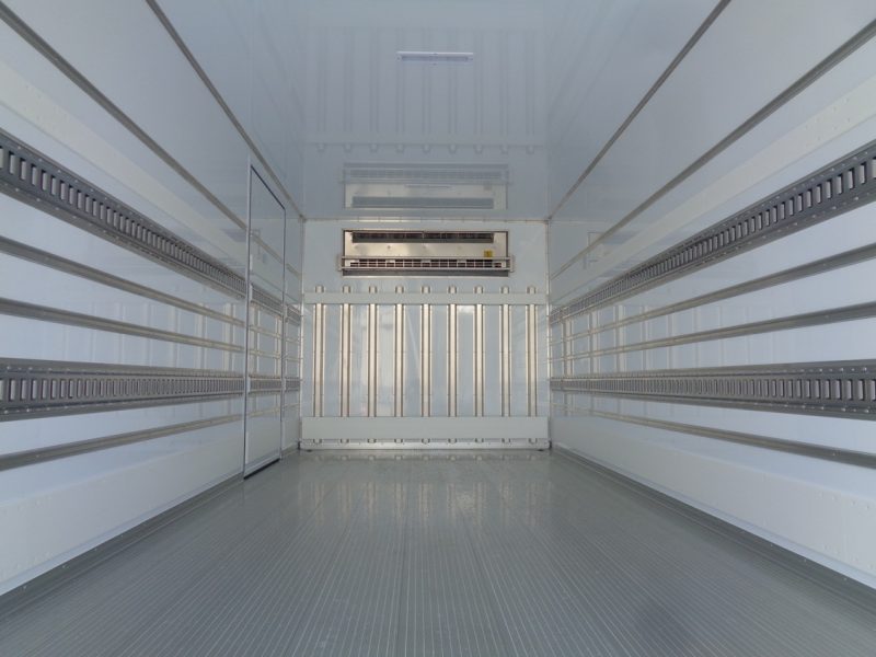 三菱 中型トラック 冷凍車ワイドエアサス格納PG付 画像