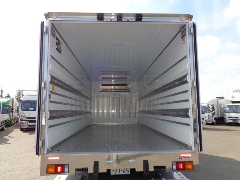 三菱 中型トラック 冷凍車ワイドエアサス格納PG付 画像