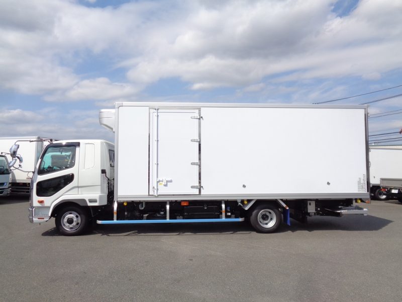 三菱 中型トラック 冷凍車ワイドエアサス格納PG付 画像