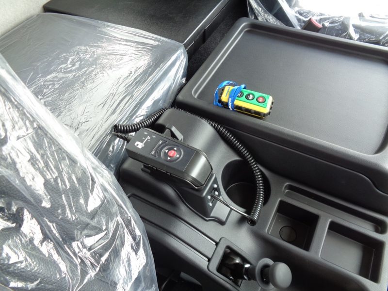 三菱 中型トラック 冷凍車ワイドエアサス格納PG付 画像