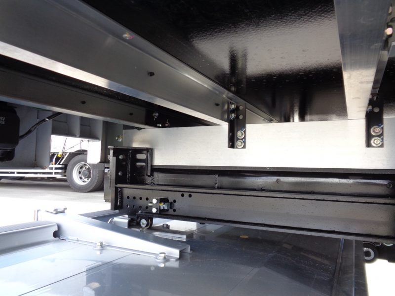 三菱 中型トラック 冷凍車ワイドエアサス格納PG付 画像