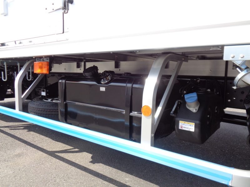 三菱 中型トラック 冷凍車ワイドエアサス格納PG付 画像