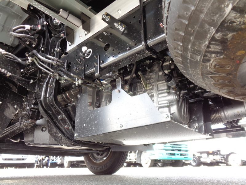 三菱 中型トラック 冷凍車ワイドエアサス格納PG付 画像