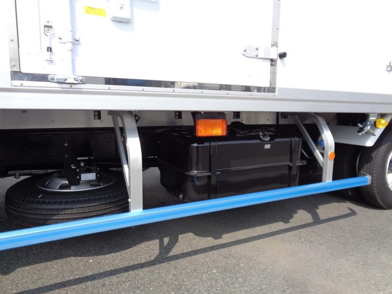 三菱 中型トラック 冷凍車ワイドエアサス格納PG付 画像