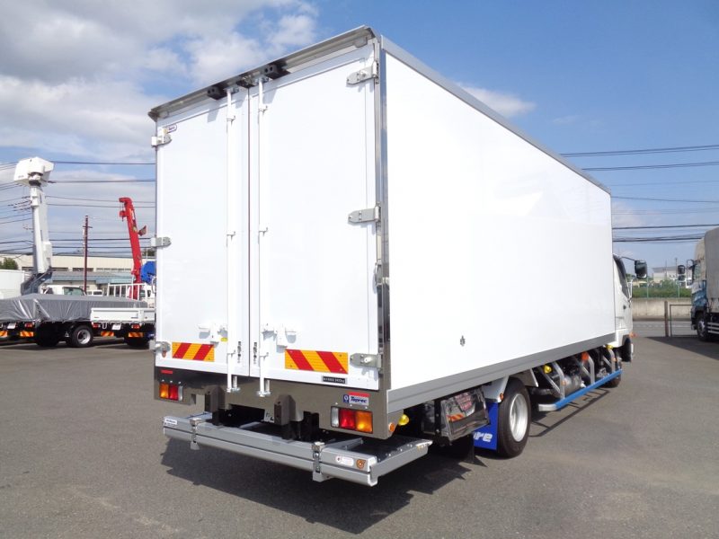 三菱 中型トラック 冷凍車ワイドエアサス格納PG付 画像