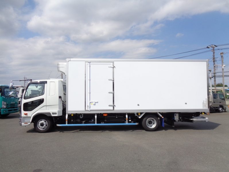 三菱 中型トラック 冷凍車ワイドエアサス格納PG付 画像