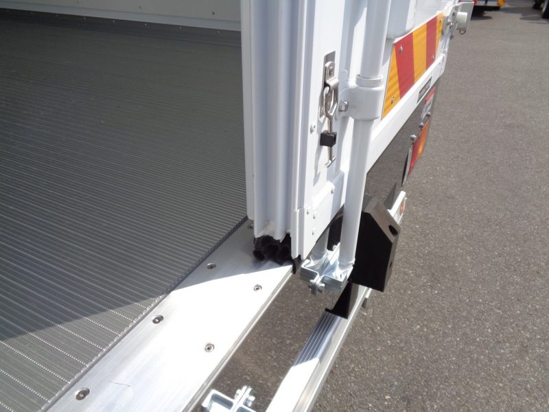 三菱 中型トラック 冷凍車ワイドエアサス格納PG付 画像