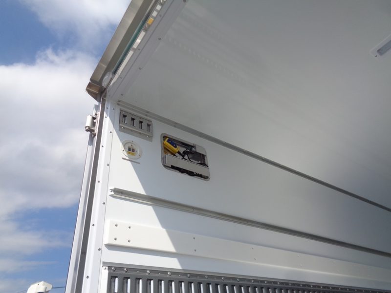 三菱 中型トラック 冷凍車ワイドエアサス格納PG付 画像