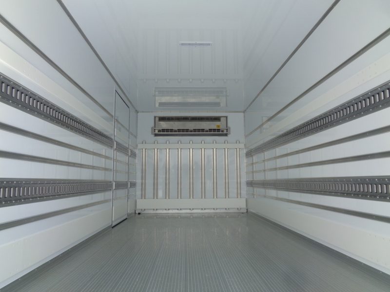 三菱 中型トラック 冷凍車ワイドエアサス格納PG付 画像