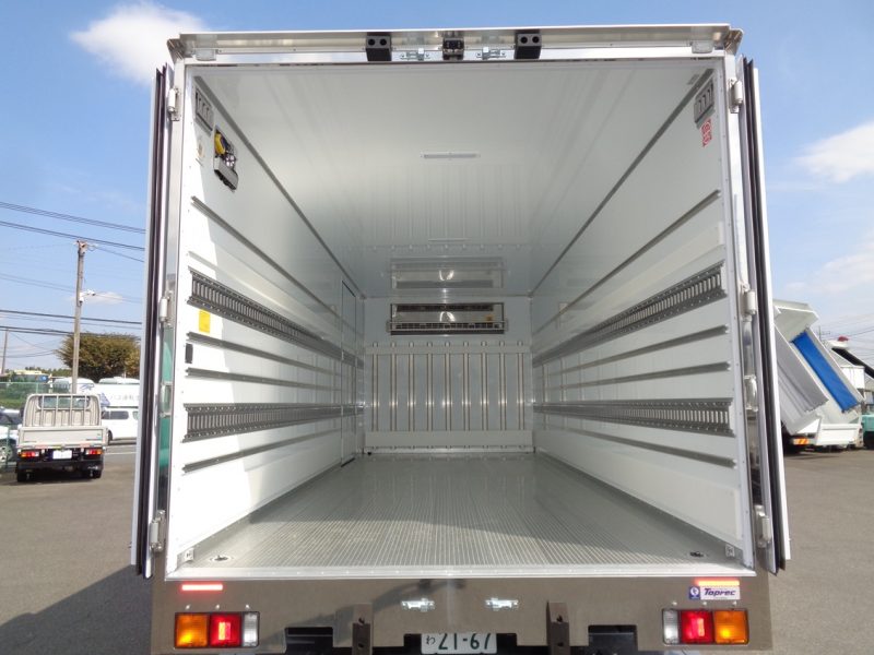 三菱 中型トラック 冷凍車ワイドエアサス格納PG付 画像