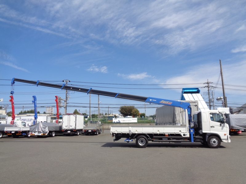 日野 大型トラック 増tタダノ6段ラジコン付(4.35t)5.0m 画像