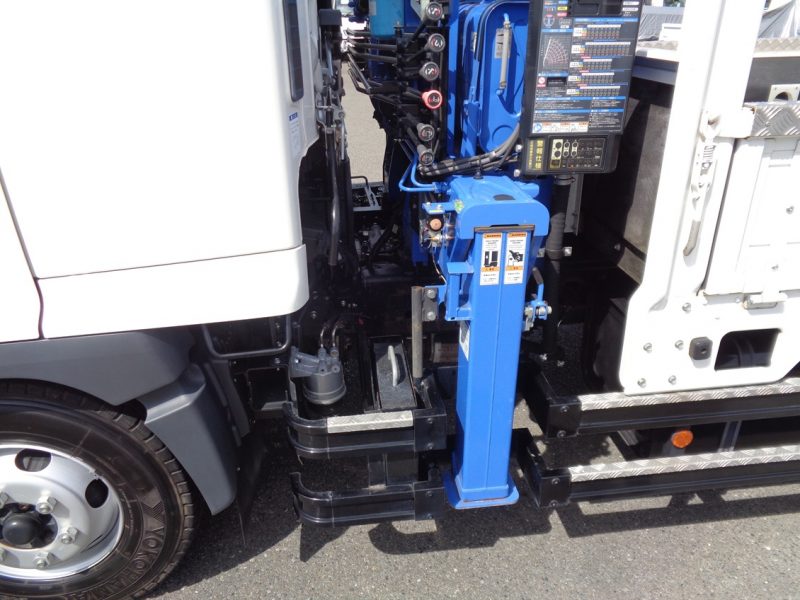 日野 大型トラック 増tタダノ6段ラジコン付(4.35t)5.0m 画像