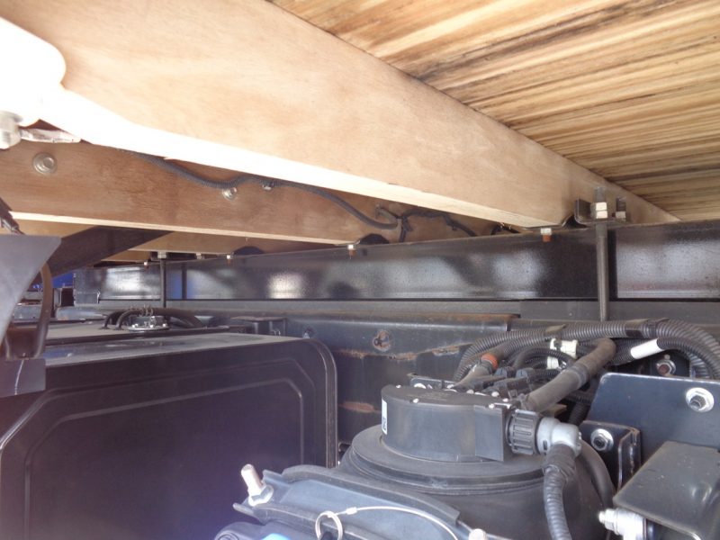 日野 大型トラック 増tタダノ6段ラジコン付(4.35t)5.0m 画像