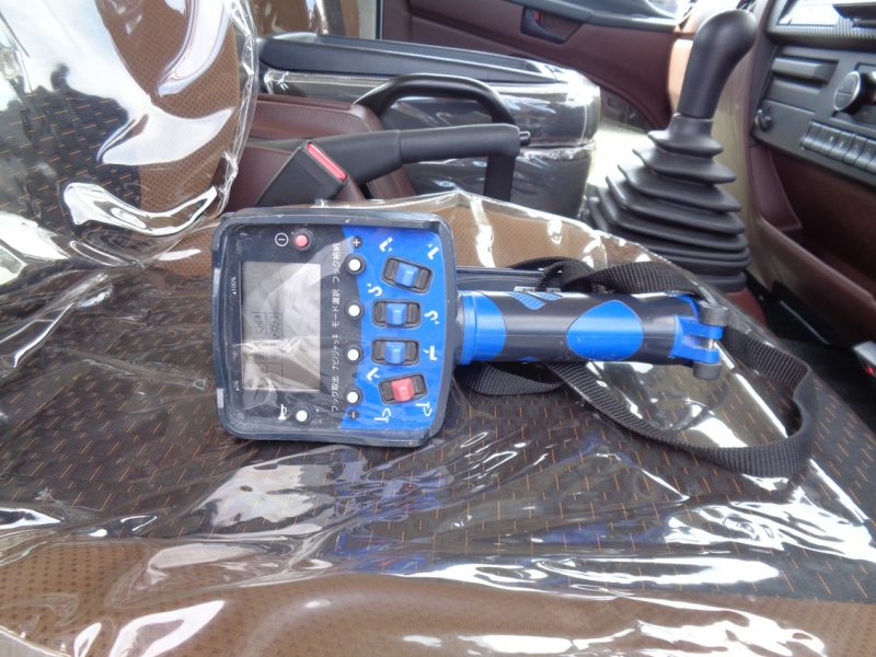 日野 大型トラック 増tタダノ6段ラジコン付(4.35t)5.0m 画像