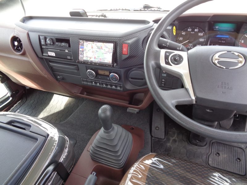 日野 大型トラック 増tタダノ6段ラジコン付(4.35t)5.0m 画像