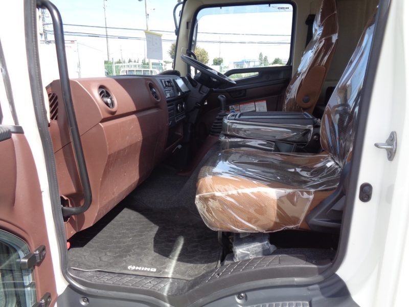 日野 大型トラック 増tタダノ6段ラジコン付(4.35t)5.0m 画像