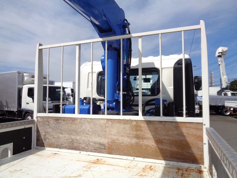 日野 大型トラック 増tタダノ6段ラジコン付(4.35t)5.0m 画像