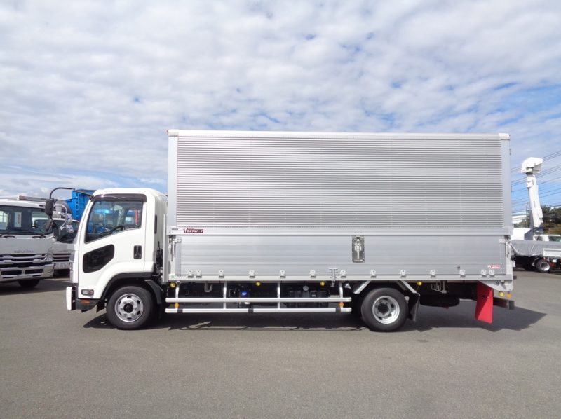 いすゞ 中型トラック ウィング(5.7m) 画像