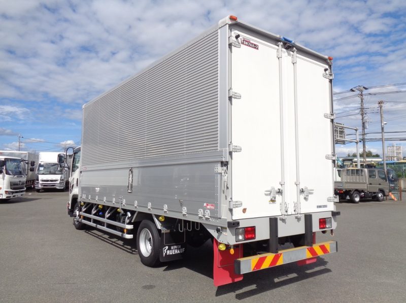 いすゞ 中型トラック ウィング(5.7m) 画像