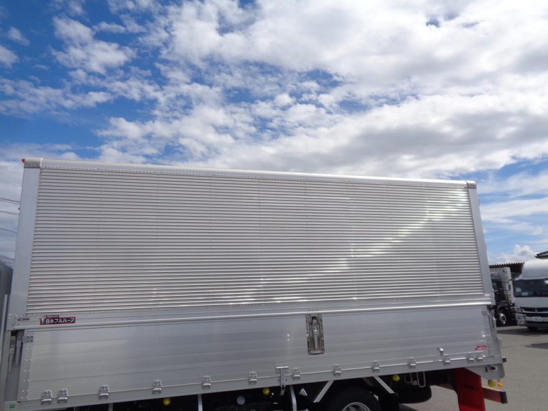 いすゞ 中型トラック ウィング(5.7m) 画像