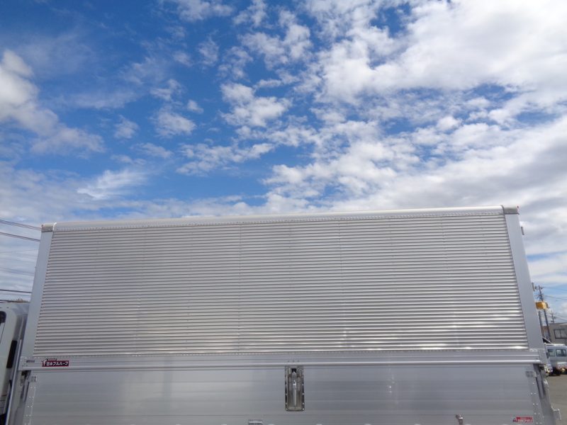 いすゞ 中型トラック ウィング(5.7m) 画像