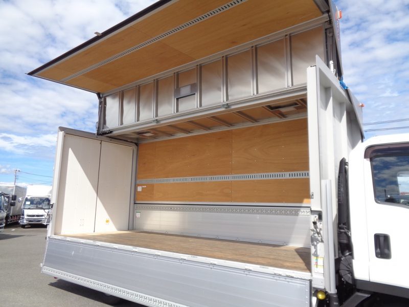 いすゞ 中型トラック ウィング(5.7m) 画像