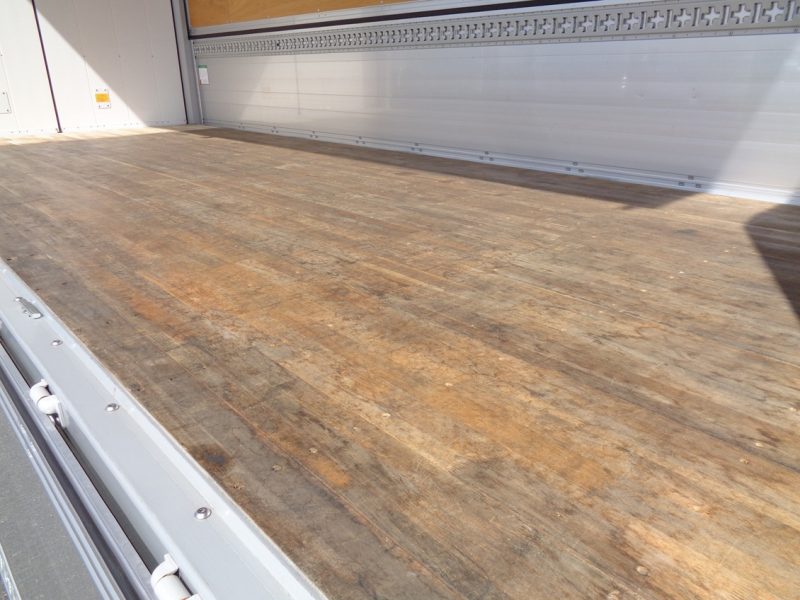 いすゞ 中型トラック ウィング(5.7m) 画像