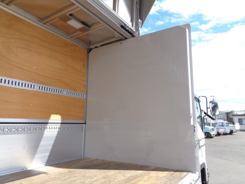 いすゞ 中型トラック ウィング(5.7m) 画像