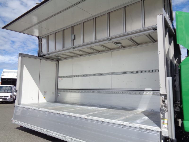 いすゞ 中型トラック ウィング(床鉄板) 画像