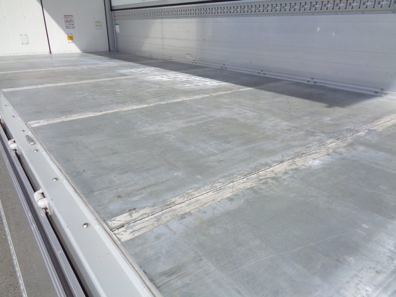 いすゞ 中型トラック ウィング(床鉄板) 画像