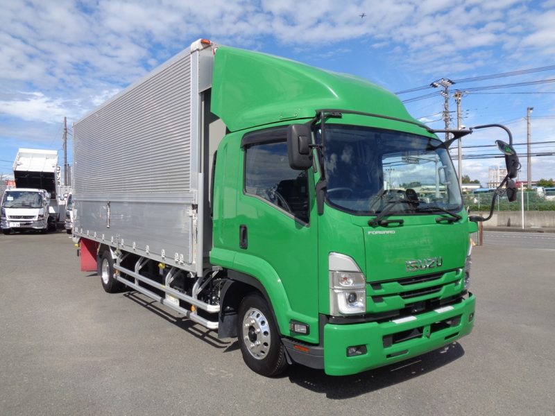 いすゞ 中型トラック ウィング(床鉄板) 画像