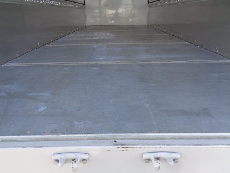 いすゞ 中型トラック ウィング(床鉄板) 画像