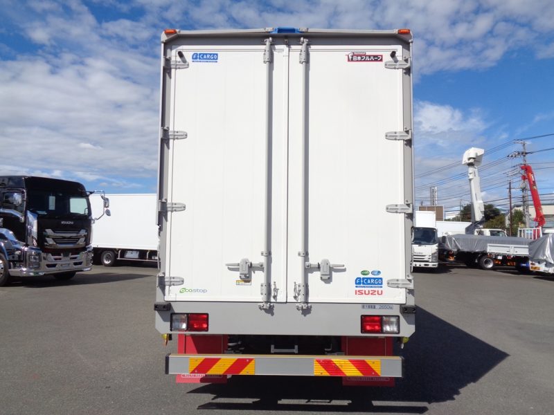 いすゞ 中型トラック ウィング(床鉄板) 画像