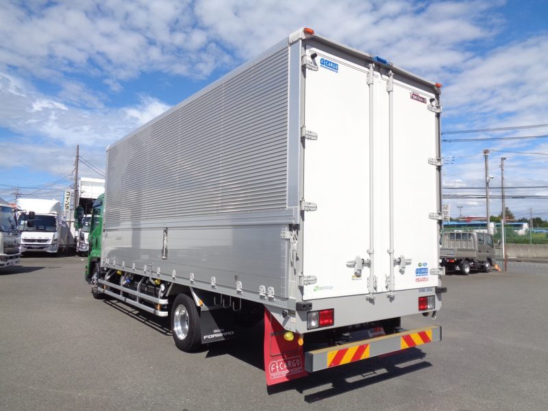 いすゞ 中型トラック ウィング(床鉄板) 画像