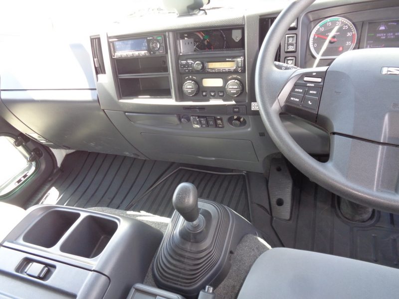 いすゞ 中型トラック ウィング(床鉄板) 画像