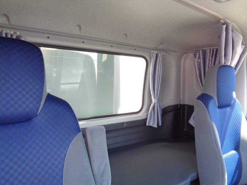 いすゞ 中型トラック ウィング(床鉄板) 画像