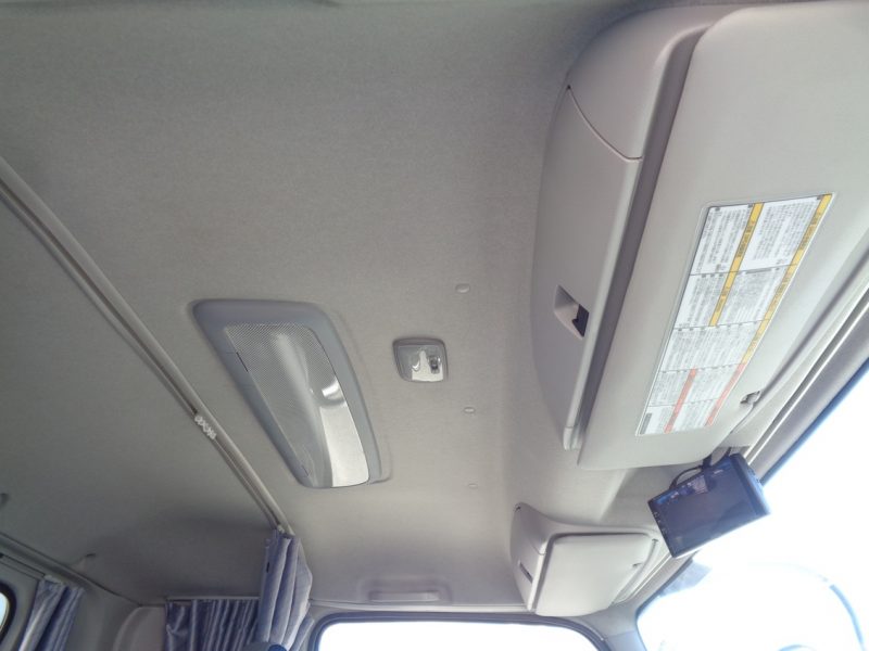 いすゞ 中型トラック ウィング(床鉄板) 画像