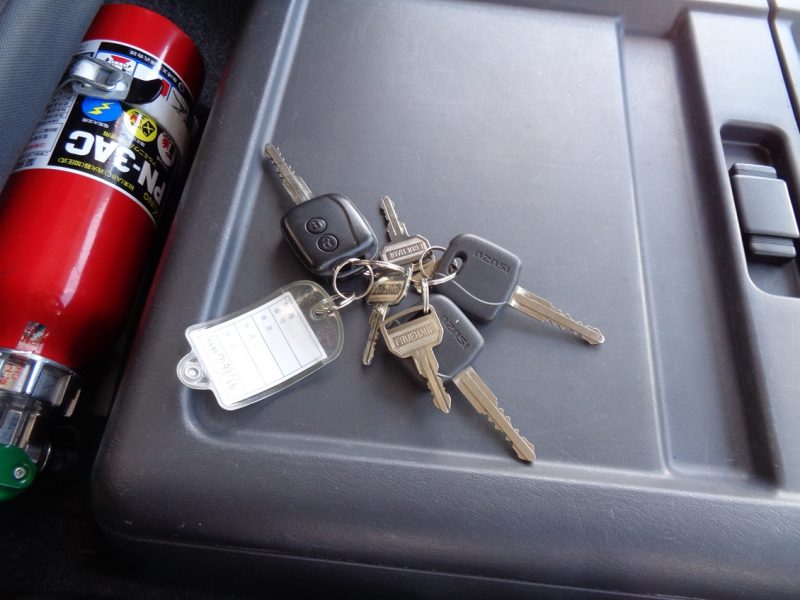 いすゞ 中型トラック ウィング(床鉄板) 画像