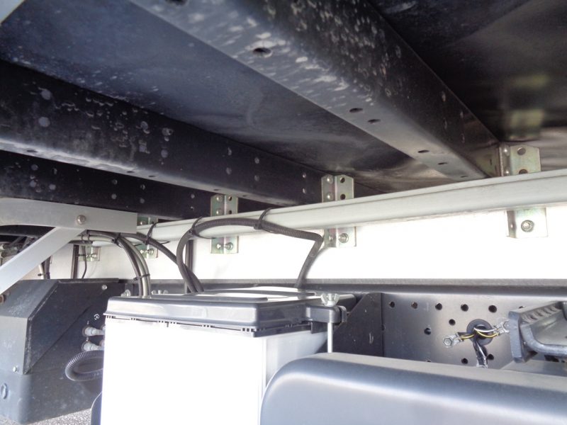 いすゞ 中型トラック ウィング(床鉄板) 画像