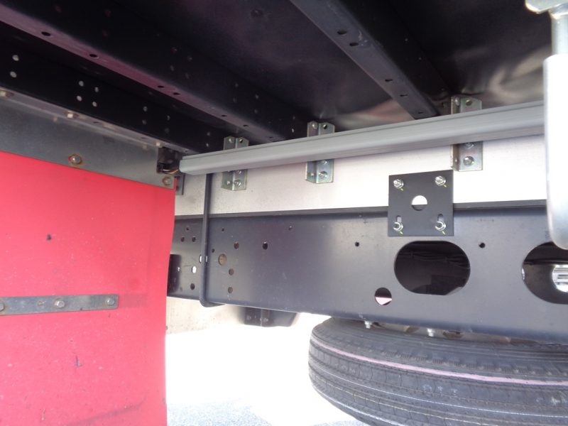 いすゞ 中型トラック ウィング(床鉄板) 画像